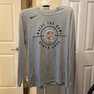 💙💙LBasketball HOF long sleeve t-shirt - mens large - great condition!